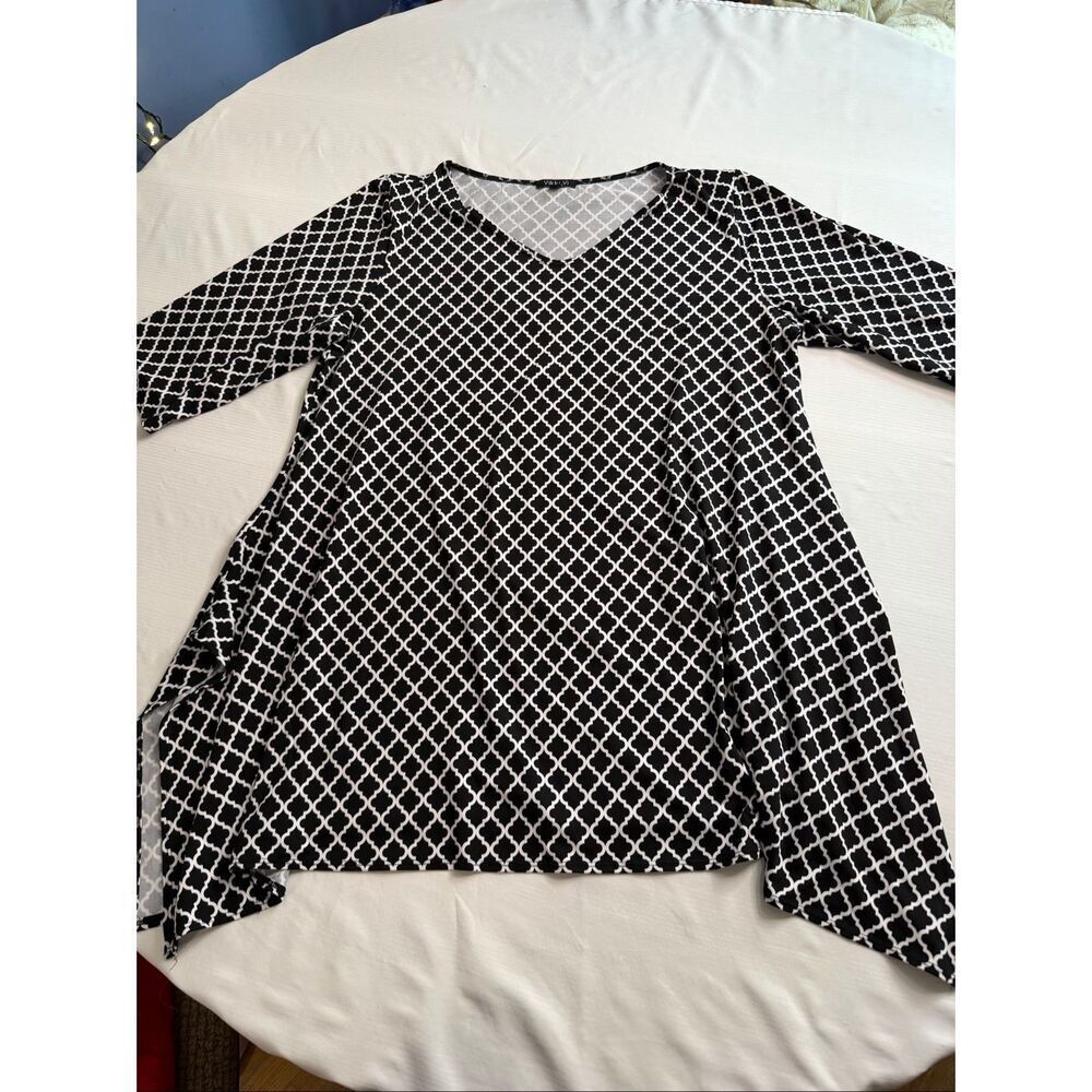 Vikki Vi Black White Lagenlook Slinky Tunic Top Plus Size 1X
